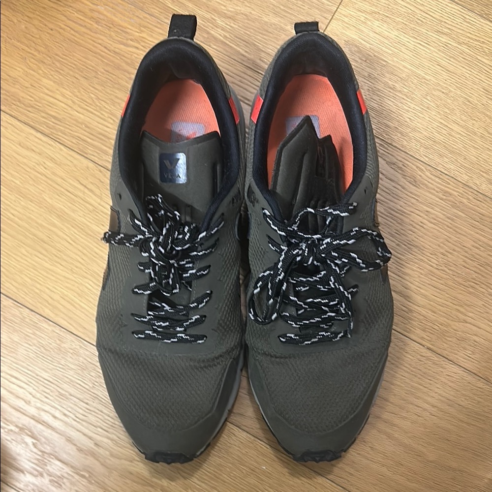 Men's Olive Green Athletic Shoes